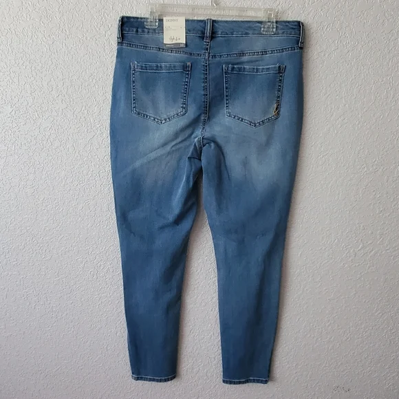 Style & Co. Blue Curve fit Mid rise Tummy control Skinny leg Ripped Jeans sz 10 - Picture 6 of 7